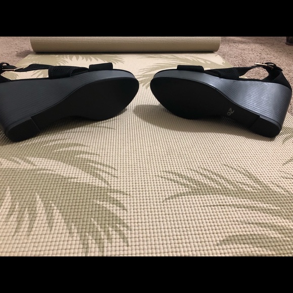 Wedge sandals - Picture 3 of 4